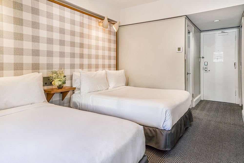 Paramount Times Square – A Generator Hotel — Hotel rooms in New York City, New York State