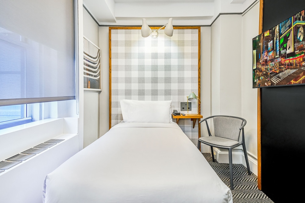 Paramount Times Square – A Generator Hotel — Hotel rooms in New York City, New York State