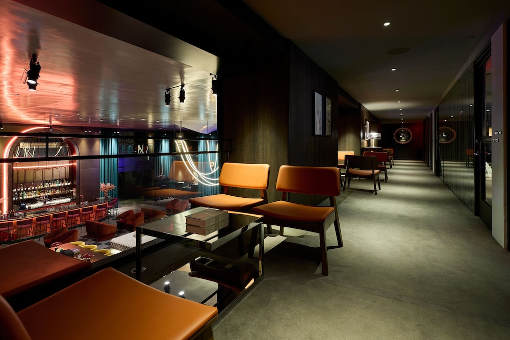 Paramount Times Square – A Generator Hotel — Restaurant & bars in New York City, New York State