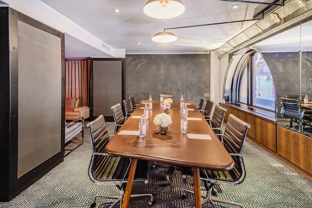 Paramount Times Square – A Generator Hotel — Restaurant & bars in New York City, New York State