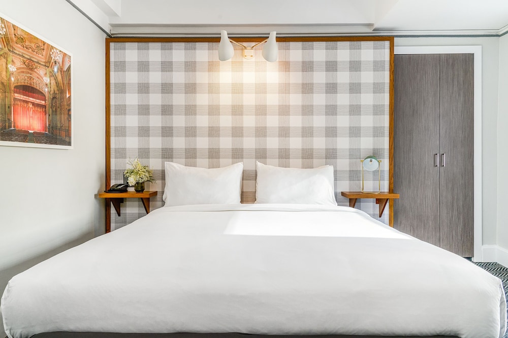 Paramount Times Square – A Generator Hotel — Hotel rooms in New York City, New York State
