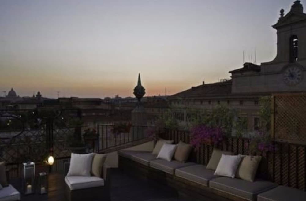 Colonna Palace Hotel — Restaurant & bars in Rome, Lazio