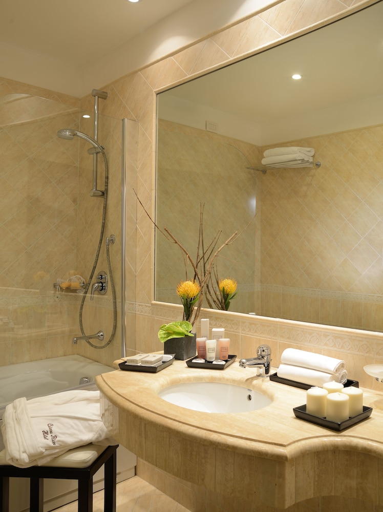 Colonna Palace Hotel — Hotel rooms in Rome, Lazio