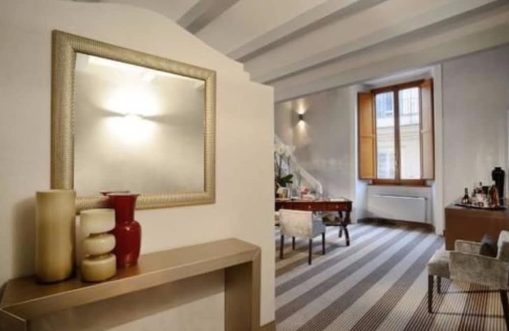 Colonna Palace Hotel — Hotel rooms in Rome, Lazio