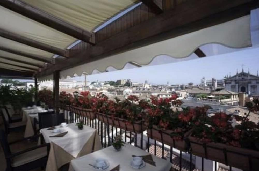 Colonna Palace Hotel — Restaurant & bars in Rome, Lazio