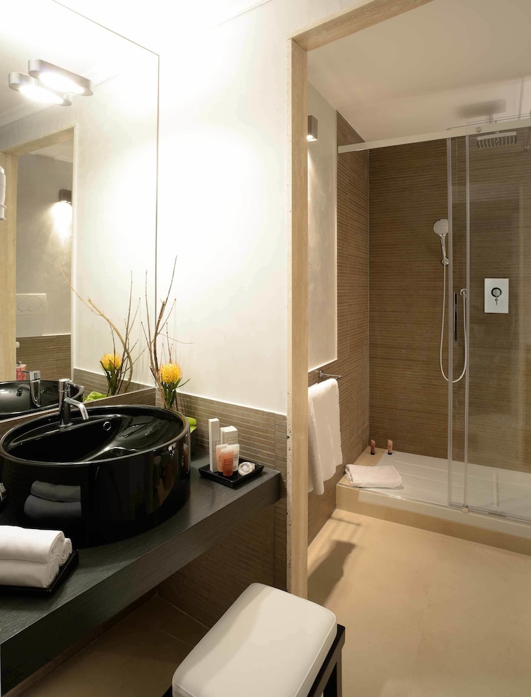 Colonna Palace Hotel — Hotel rooms in Rome, Lazio