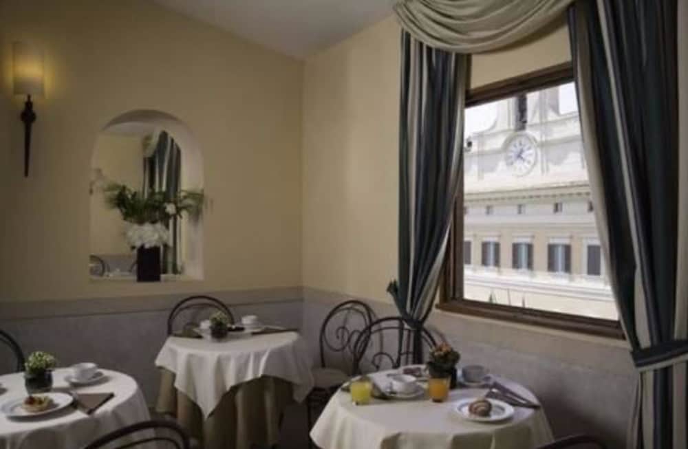 Colonna Palace Hotel — Restaurant & bars in Rome, Lazio