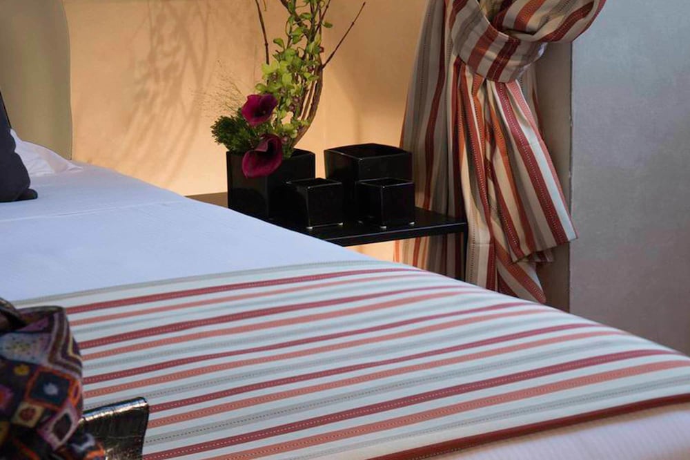 Colonna Palace Hotel — Hotel rooms in Rome, Lazio
