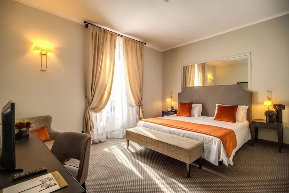 Colonna Palace Hotel — Hotel rooms in Rome, Lazio