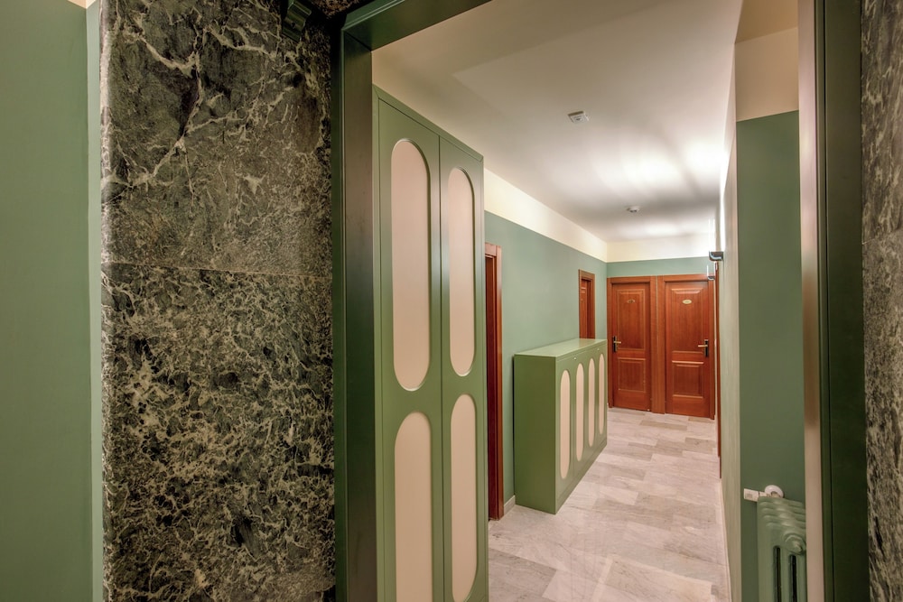 Hotel Colosseum — Hotel building in Rome, Lazio