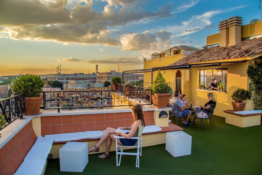 Hotel Colosseum — Restaurant & bars in Rome, Lazio