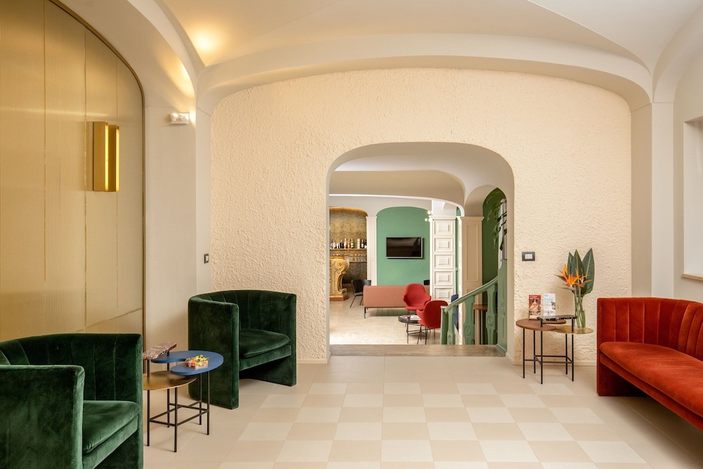 Hotel Colosseum — Restaurant & bars in Rome, Lazio