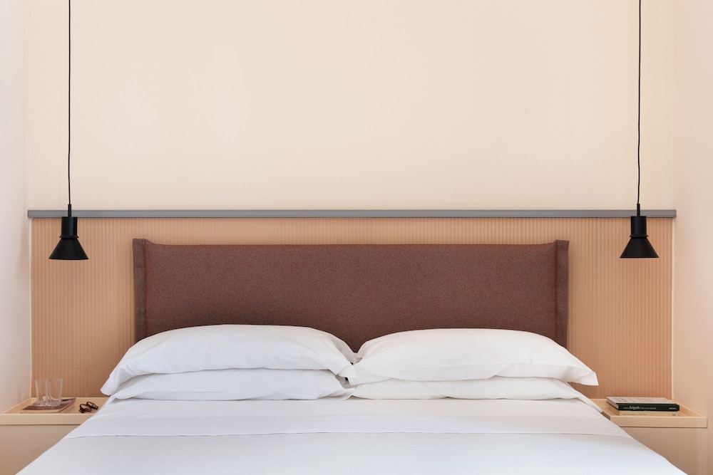 Hotel Colosseum — Hotel rooms in Rome, Lazio