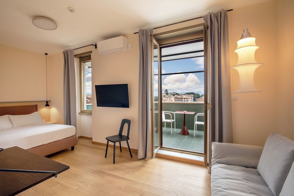 Hotel Colosseum — Hotel rooms in Rome, Lazio