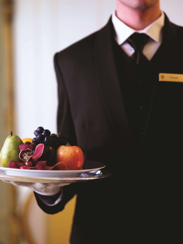 The Plaza, A Fairmont Hotel — Restaurant & bars in New York City, New York State