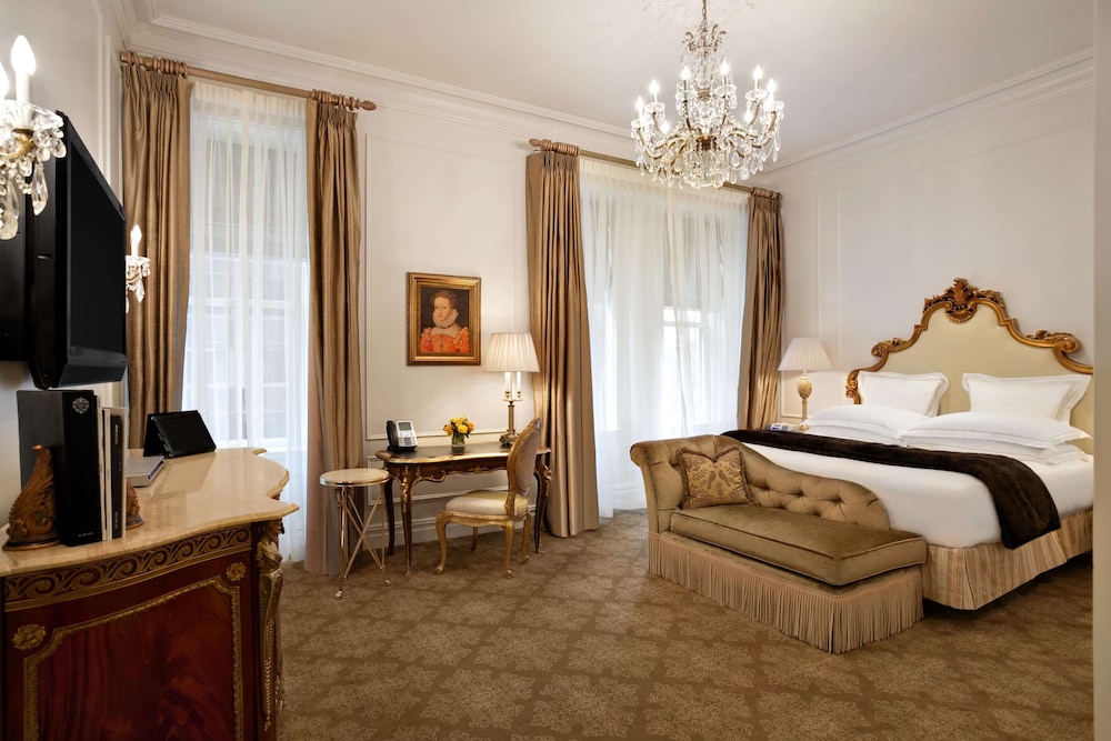 The Plaza, A Fairmont Hotel — Hotel rooms in New York City, New York State