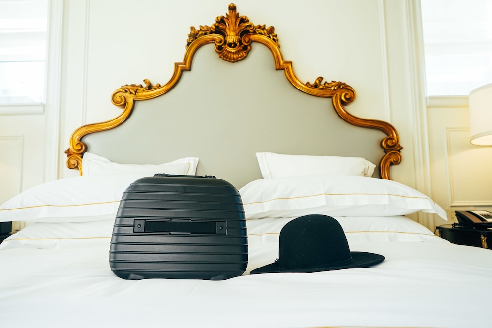 The Plaza, A Fairmont Hotel — Hotel rooms in New York City, New York State