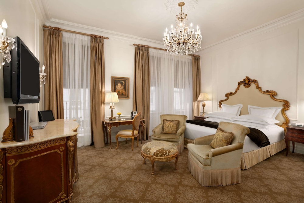 The Plaza, A Fairmont Hotel — Hotel rooms in New York City, New York State