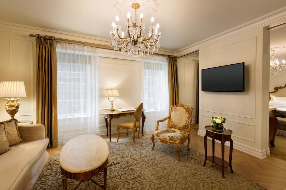 The Plaza, A Fairmont Hotel — Hotel rooms in New York City, New York State