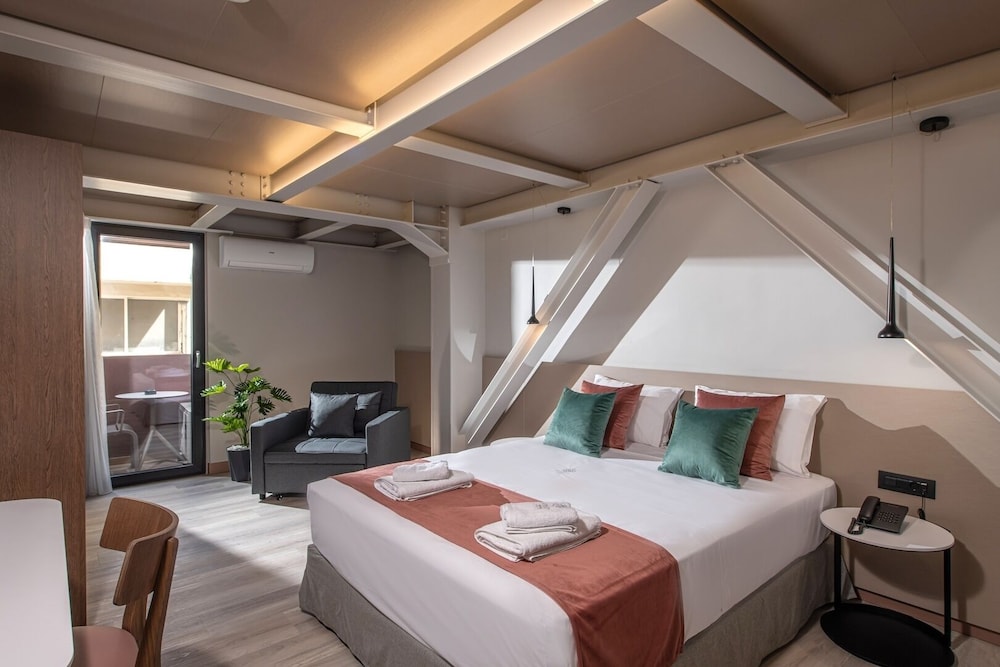 Infinity City Boutique Hotel — Hotel rooms in Heraklion