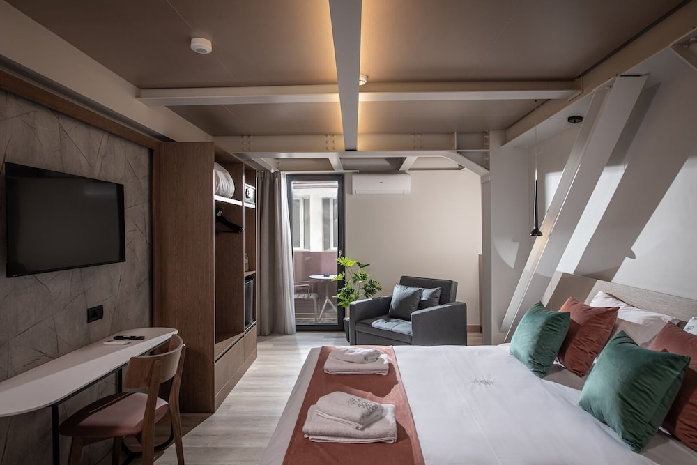 Infinity City Boutique Hotel — Hotel rooms in Heraklion