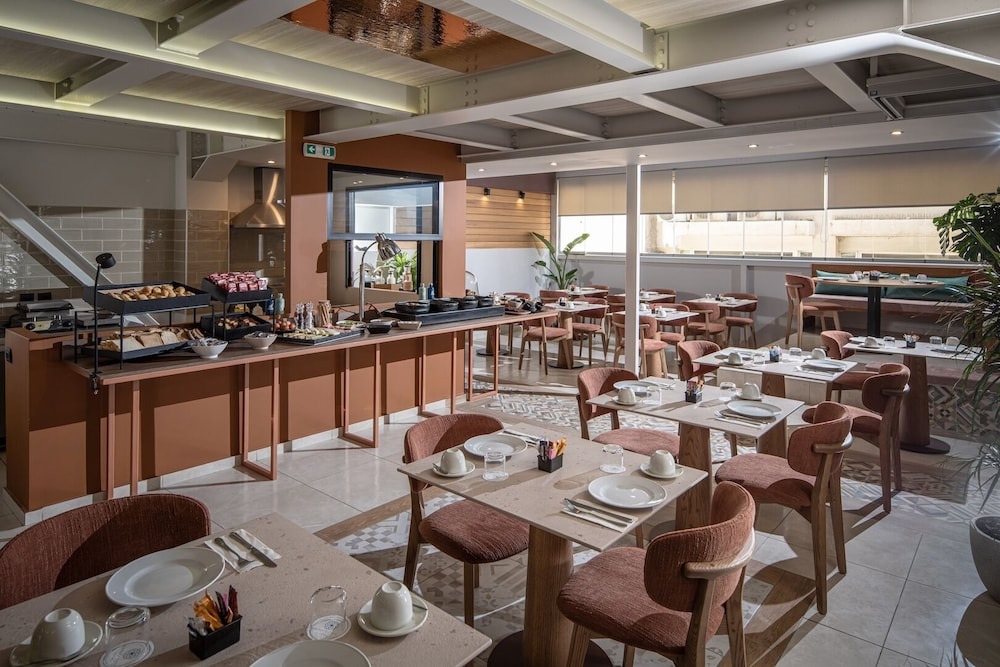 Infinity City Boutique Hotel — Restaurant & bars in Heraklion
