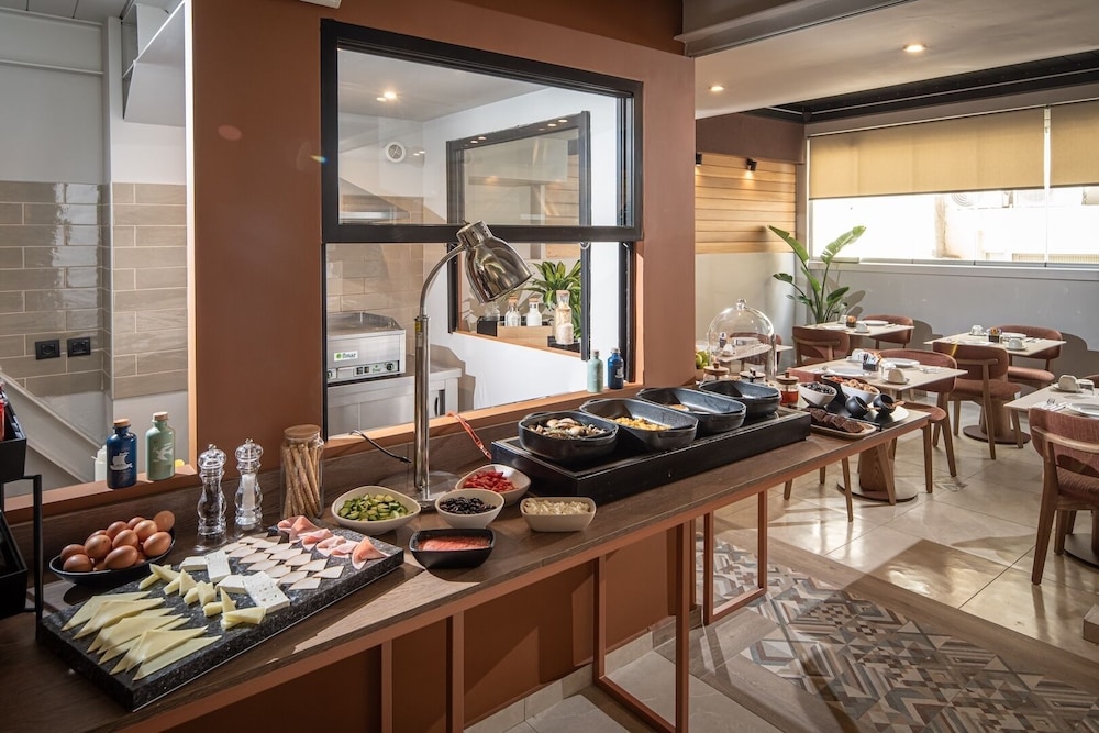 Infinity City Boutique Hotel — Restaurant & bars in Heraklion