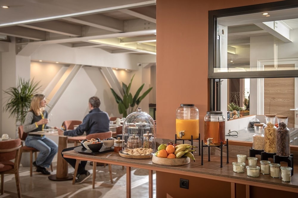 Infinity City Boutique Hotel — Restaurant & bars in Heraklion