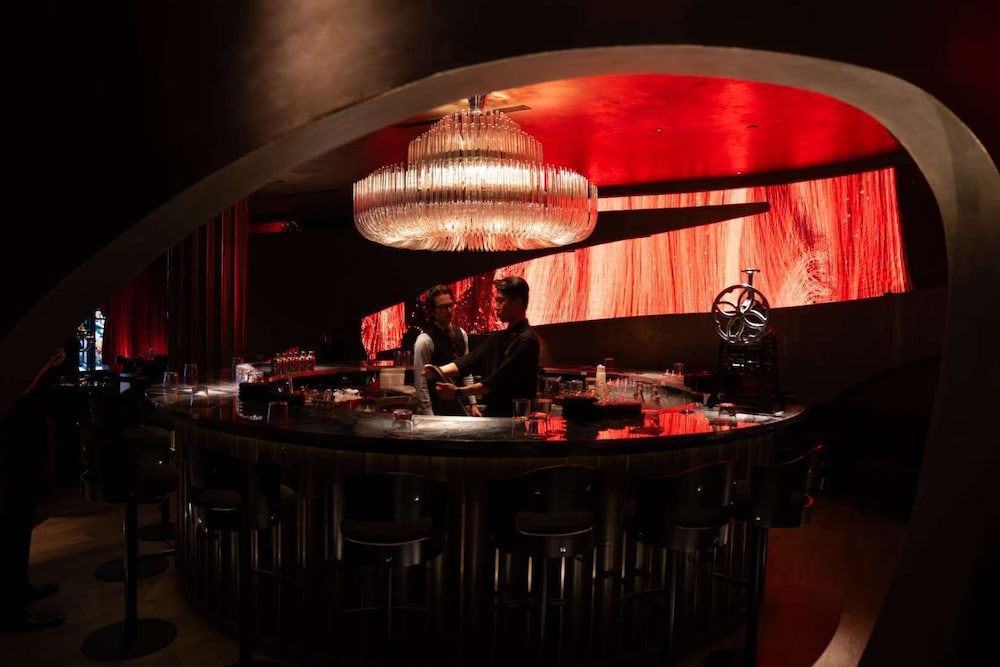 Hotel 57 — Restaurant & bars in New York City, New York State