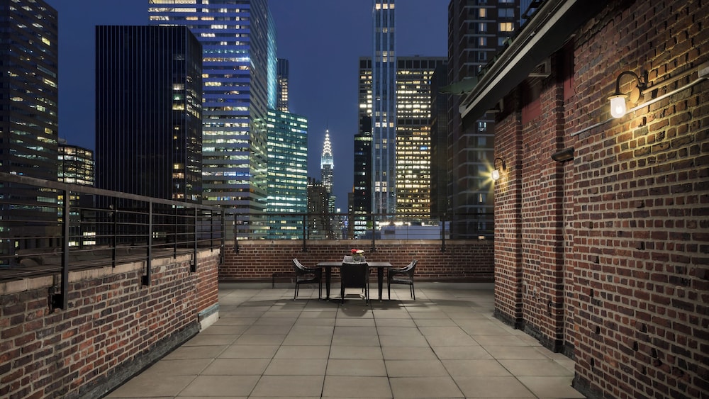 Hotel 57 — Restaurant & bars in New York City, New York State