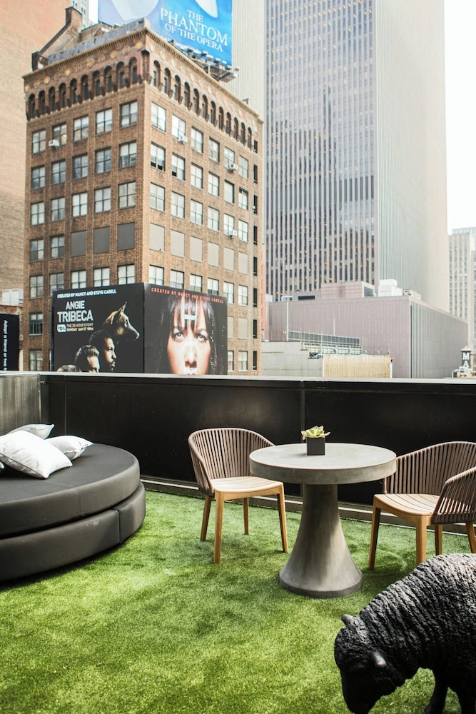 Renaissance New York Times Square Hotel by Marriott — Hotel building in New York City, New York State