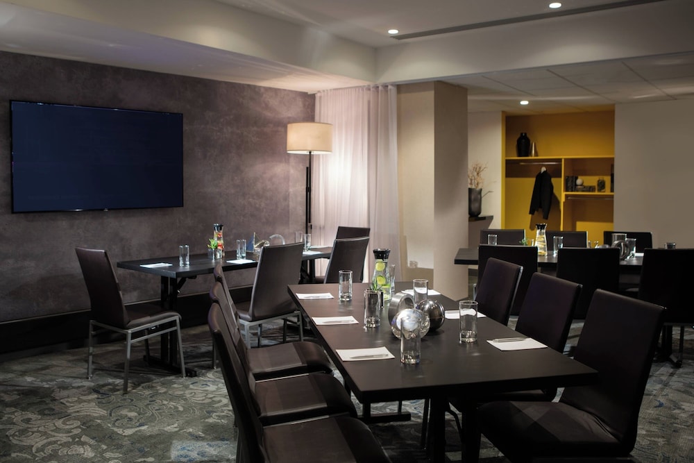 Renaissance New York Times Square Hotel by Marriott — Restaurant & bars in New York City, New York State