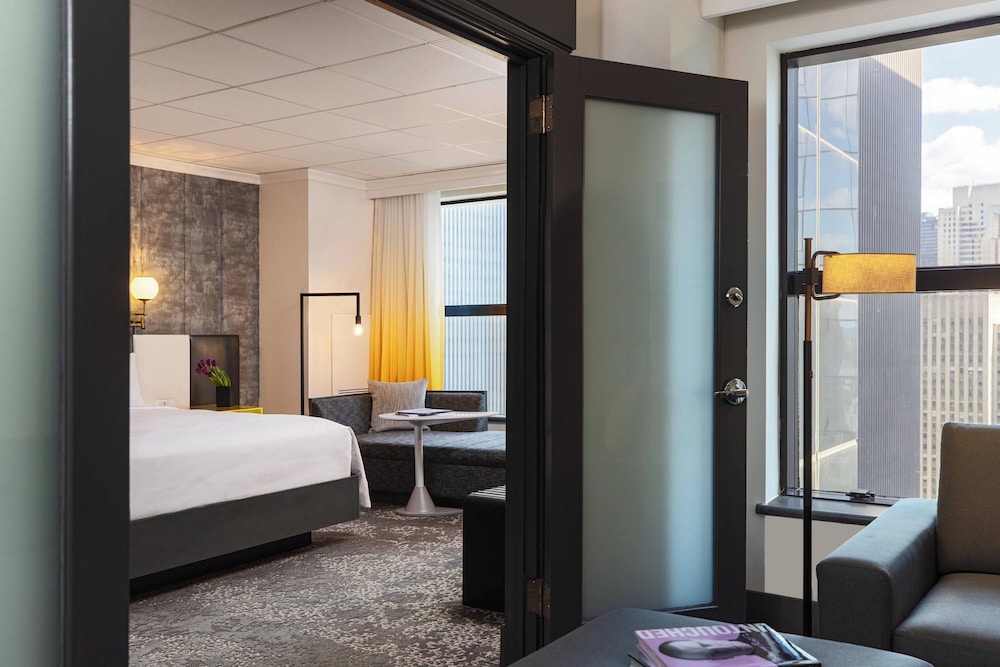 Renaissance New York Times Square Hotel by Marriott — Hotel rooms in New York City, New York State