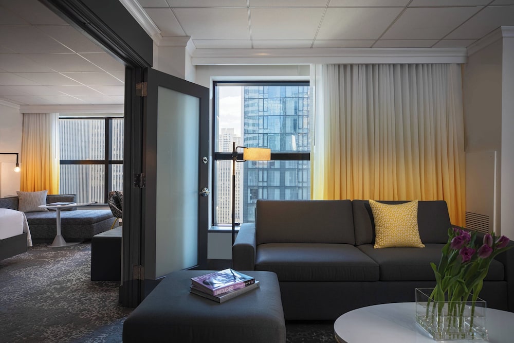 Renaissance New York Times Square Hotel by Marriott — Hotel rooms in New York City, New York State