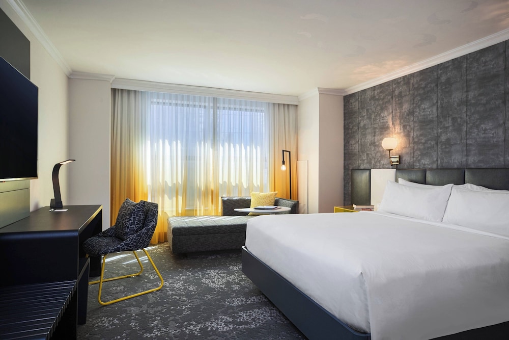 Renaissance New York Times Square Hotel by Marriott — Hotel rooms in New York City, New York State