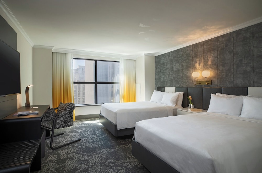 Renaissance New York Times Square Hotel by Marriott — Hotel rooms in New York City, New York State