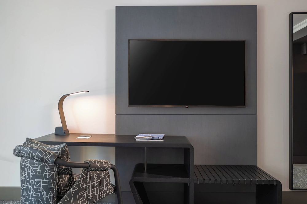 Renaissance New York Times Square Hotel by Marriott — Hotel rooms in New York City, New York State