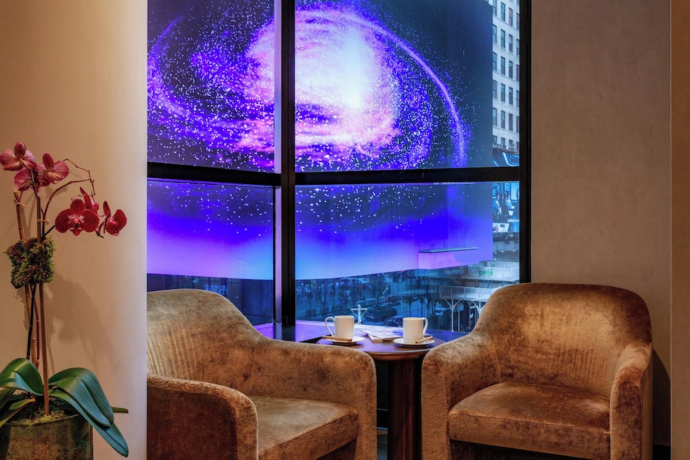 Renaissance New York Times Square Hotel by Marriott — Hotel rooms in New York City, New York State