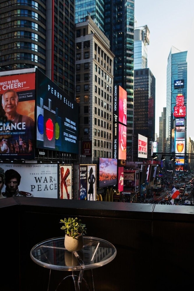 Renaissance New York Times Square Hotel by Marriott — Attractions in the area in New York City, New York State