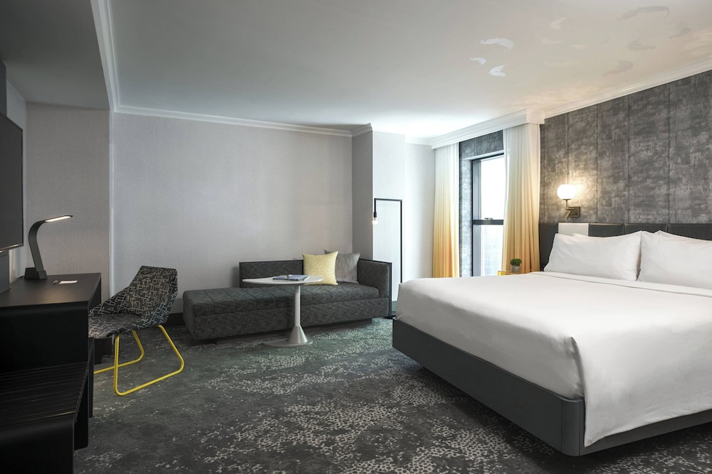 Renaissance New York Times Square Hotel by Marriott — Hotel rooms in New York City, New York State