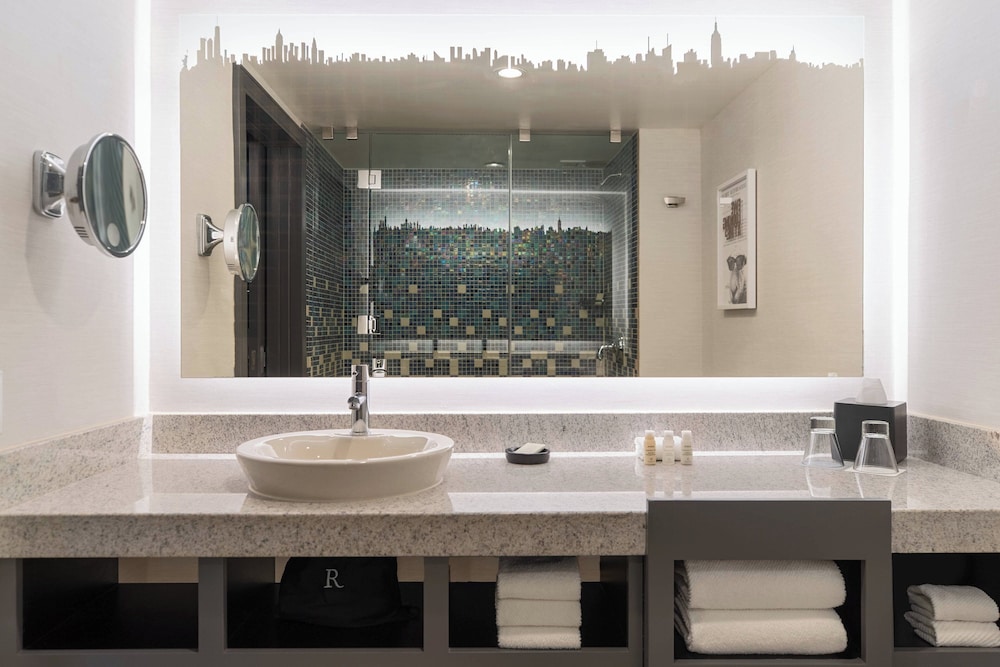 Renaissance New York Times Square Hotel by Marriott — Hotel rooms in New York City, New York State