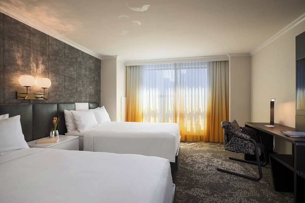 Renaissance New York Times Square Hotel by Marriott — Hotel rooms in New York City, New York State