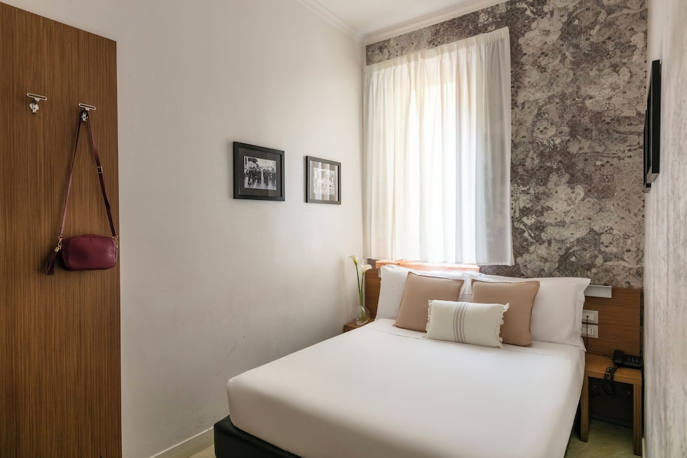 Hotel Concordia — Hotel rooms in Rome, Lazio