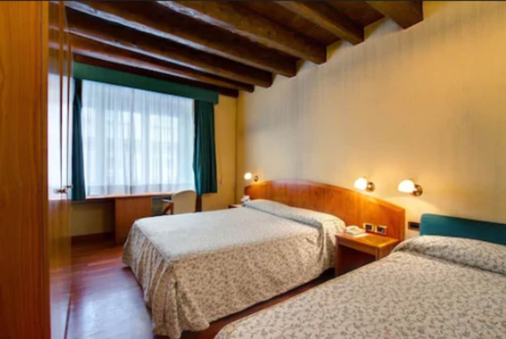 Hotel Corot — Hotel rooms in Rome, Lazio