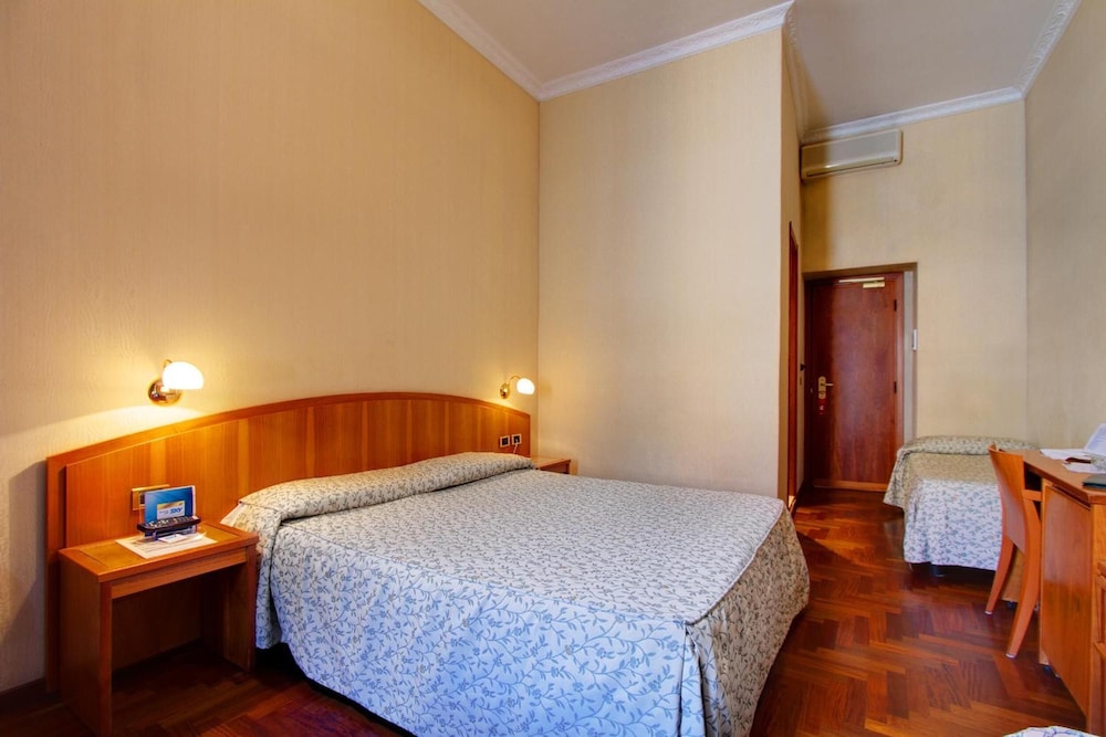 Hotel Corot — Hotel rooms in Rome, Lazio