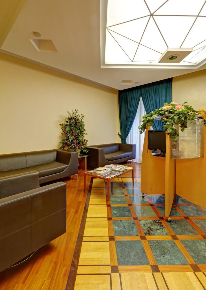 Hotel Corot — Hotel building in Rome, Lazio