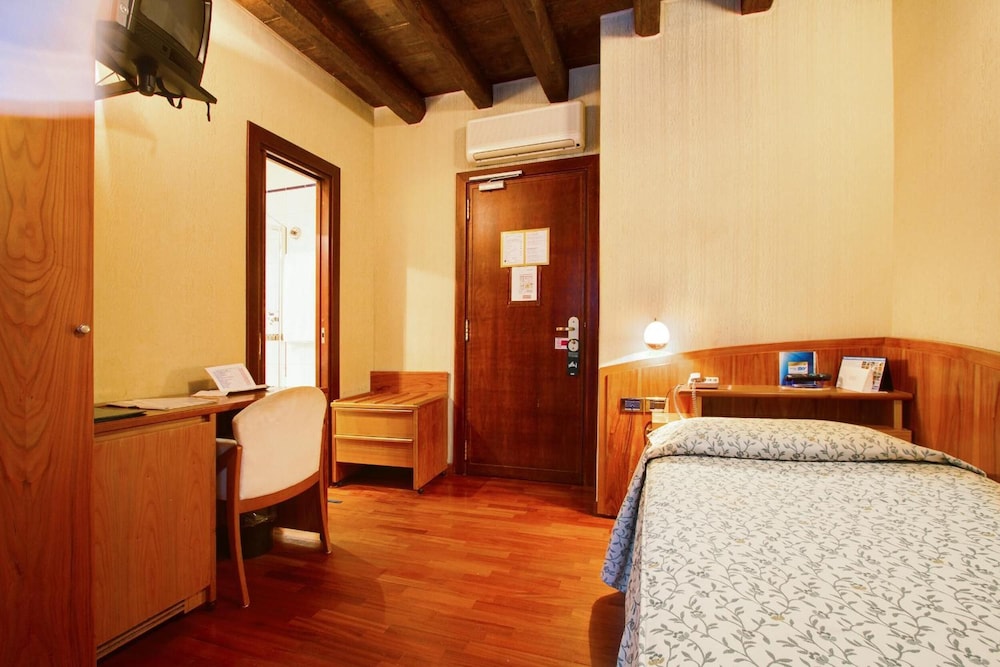 Hotel Corot — Hotel rooms in Rome, Lazio
