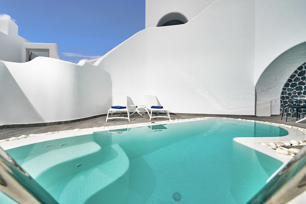 La Bellezza Eco Boutique Hotel — Swimming pool in Kamari, South Aegean