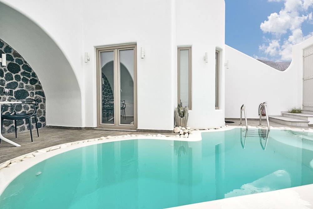 La Bellezza Eco Boutique Hotel — Swimming pool in Kamari, South Aegean