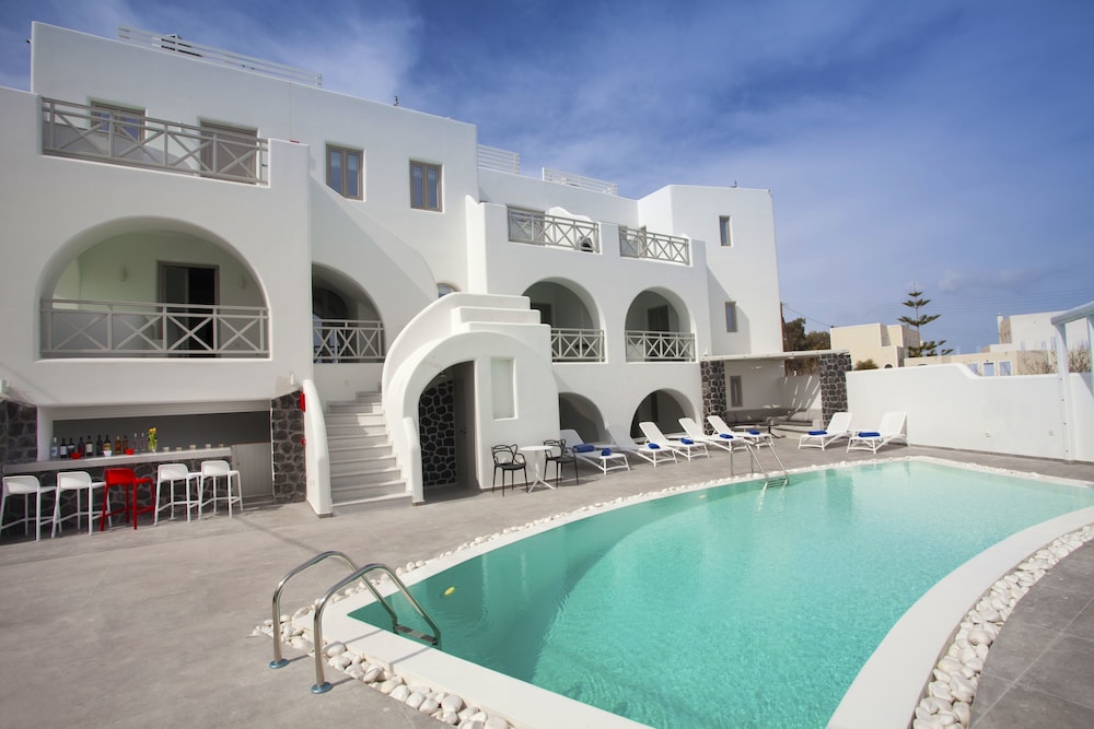 La Bellezza Eco Boutique Hotel — Swimming pool in Kamari, South Aegean
